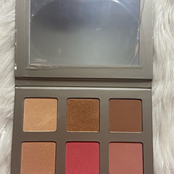 Iconic London Face Palette - Picture 3 of 4
